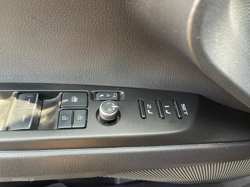 Toyota Camry XV70 14