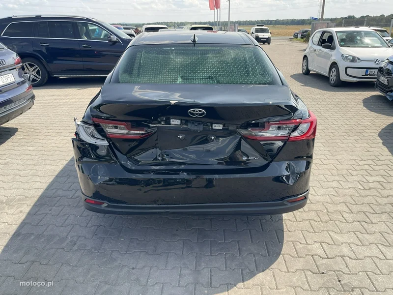 Toyota Camry XV70 4