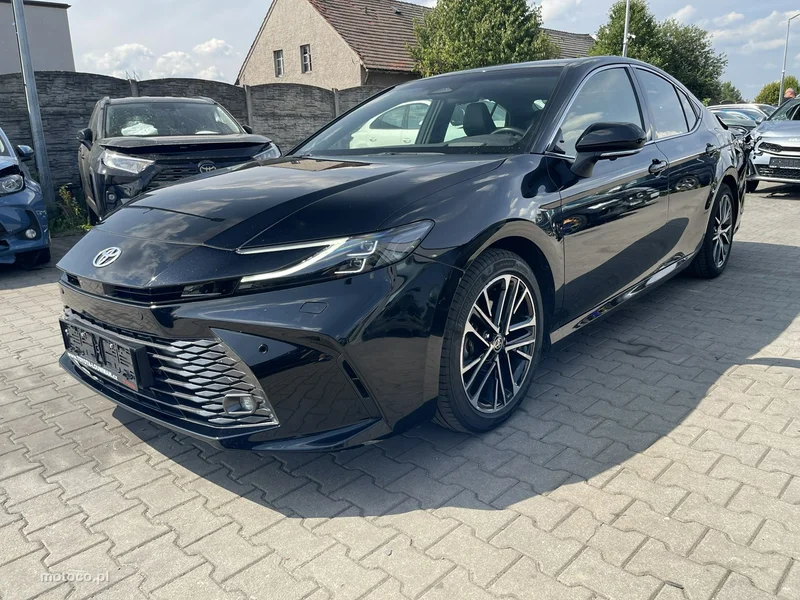 Toyota Camry XV70 7