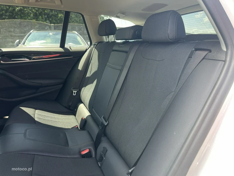 BMW Seria 5 G30 520 13