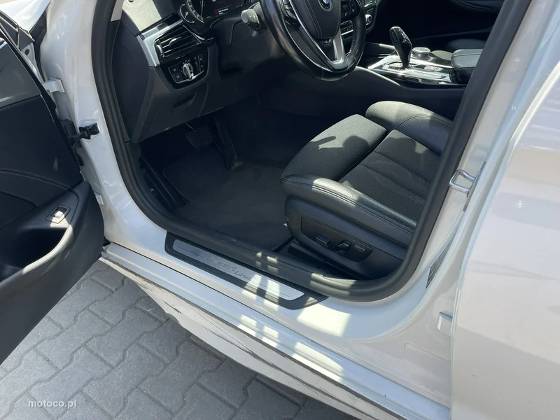 BMW Seria 5 G30 520 6