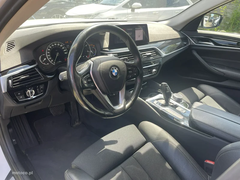 BMW Seria 5 G30 520 10