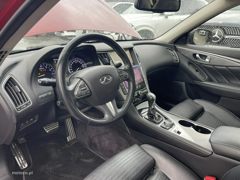 Infiniti Q50 6