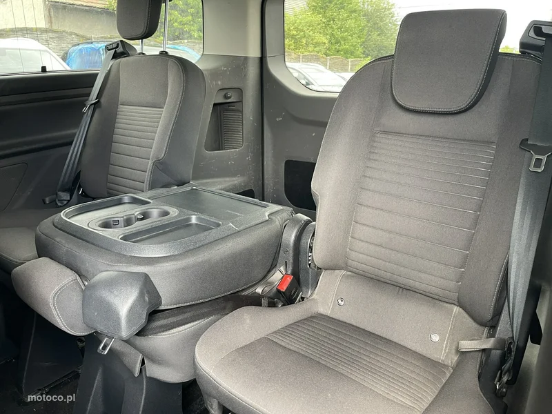 Ford Tourneo Custom 13