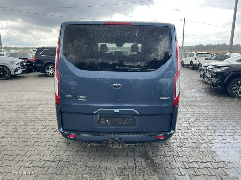 Ford Tourneo Custom 3
