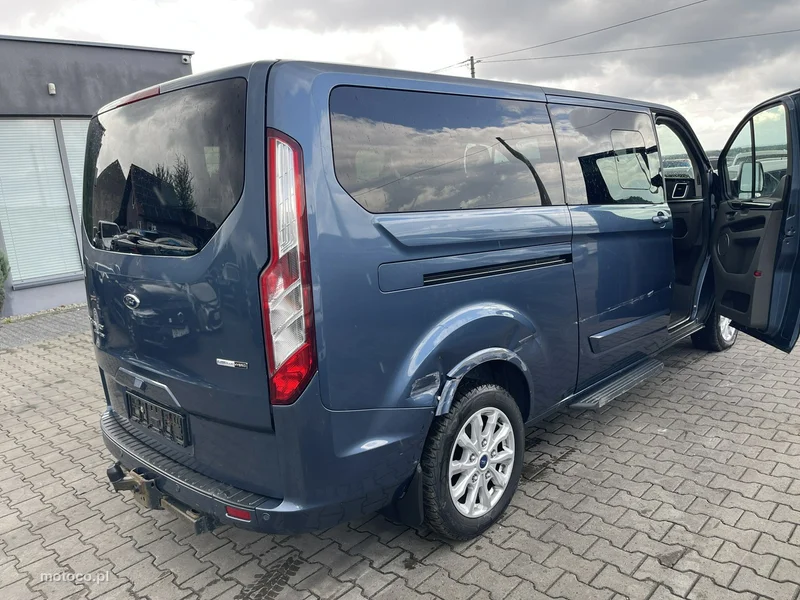 Ford Tourneo Custom 4
