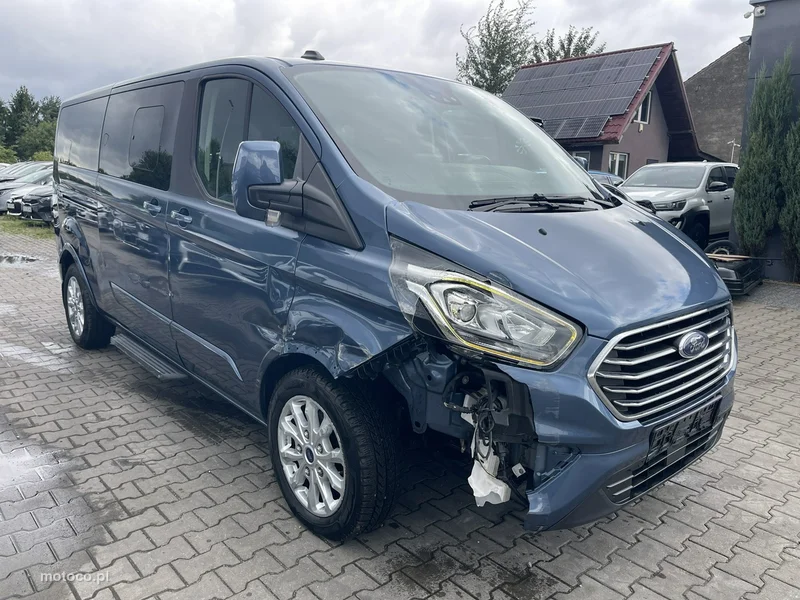 Ford Tourneo Custom 5
