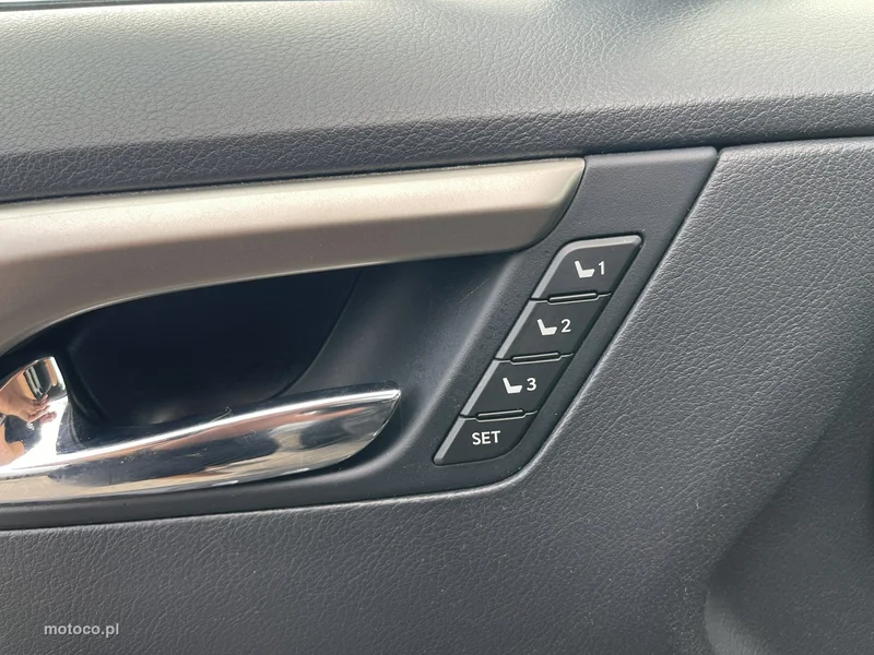 Lexus RX 16