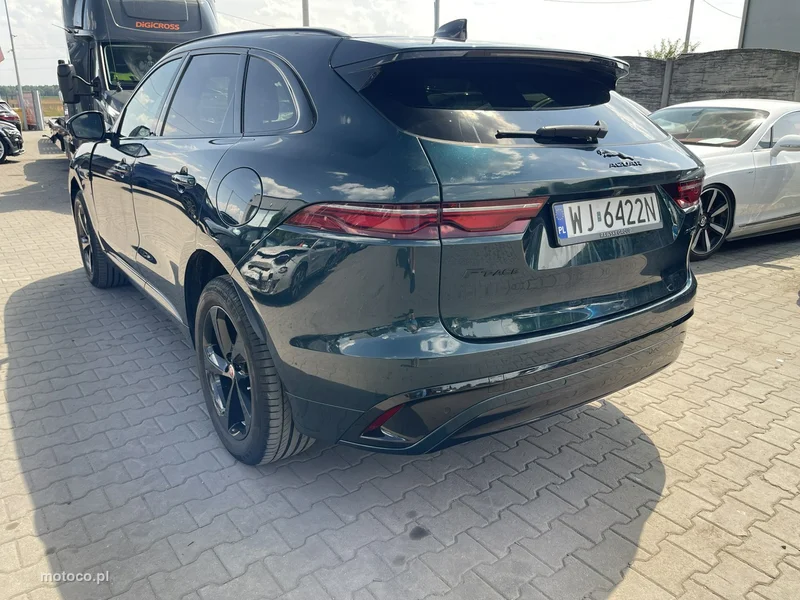 Jaguar F-Pace 2
