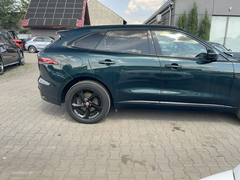 Jaguar F-Pace 5
