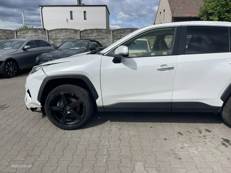 Toyota RAV 4 XA50 5