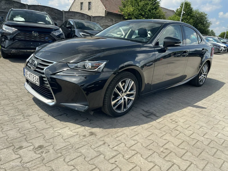 Lexus IS 2