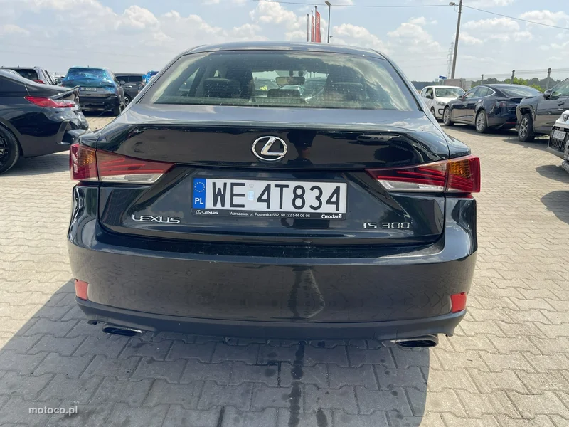 Lexus IS 5