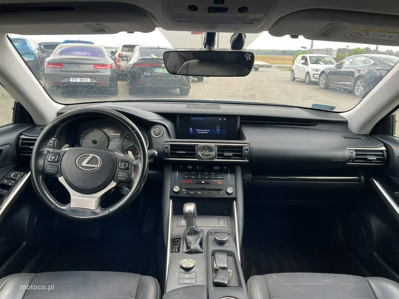 Lexus IS 10