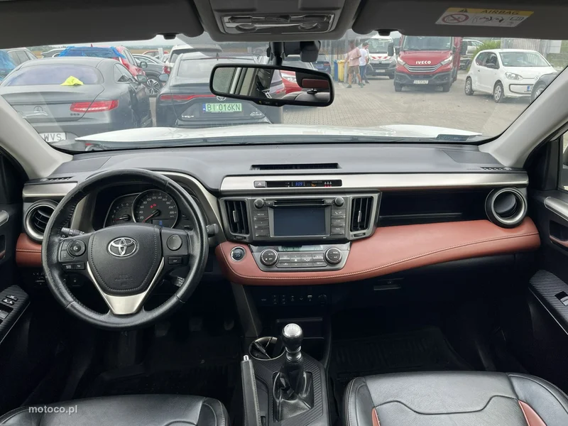 Toyota RAV 4 XA40 8