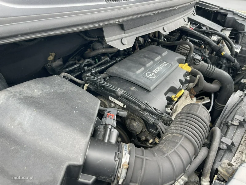 Opel Zafira C Tourer 14
