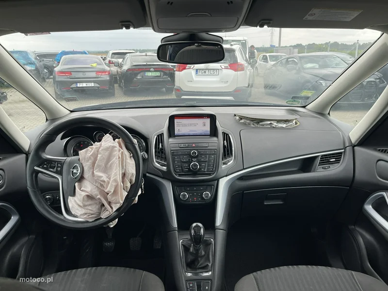 Opel Zafira C Tourer 6