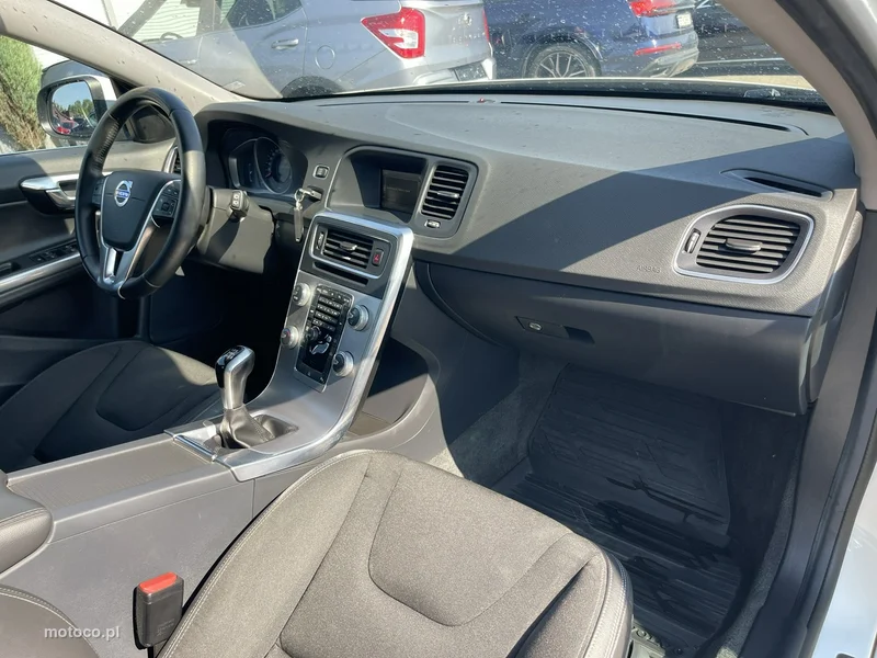 Volvo V60 10