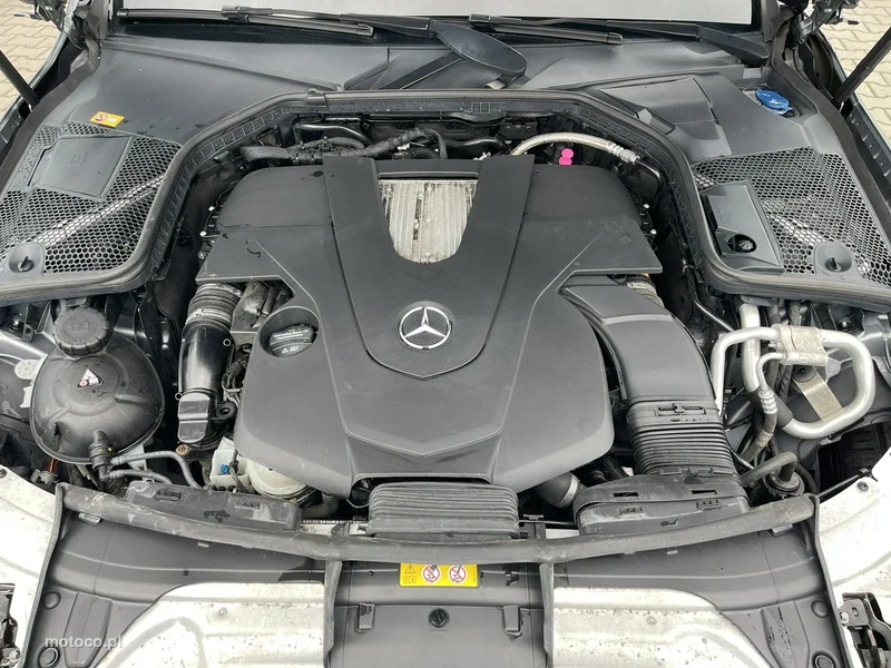 Mercedes-Benz Klasa C W205 C 400 13