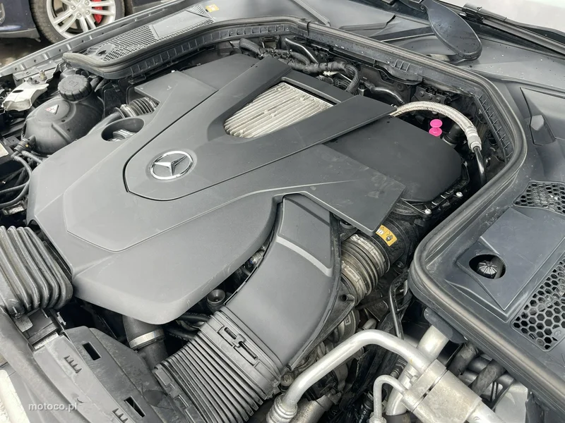 Mercedes-Benz Klasa C W205 C 400 15