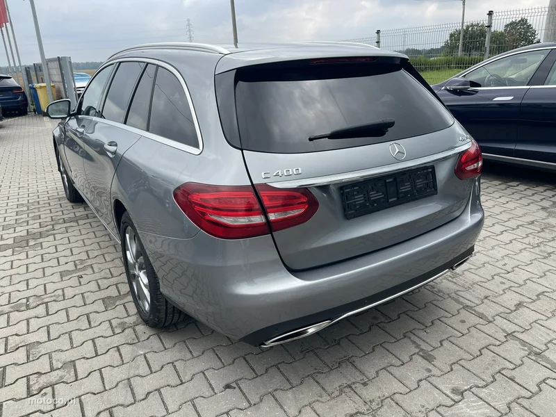Mercedes-Benz Klasa C W205 C 400 3