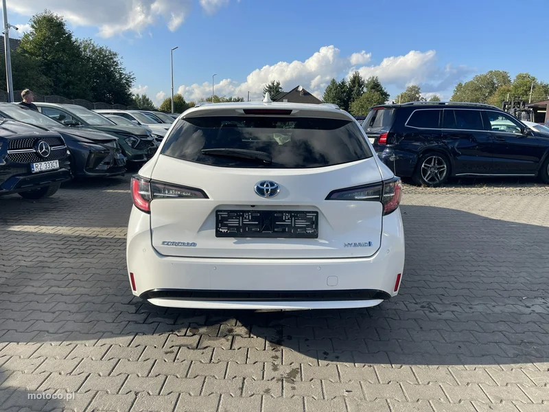 Toyota Corolla E210 2