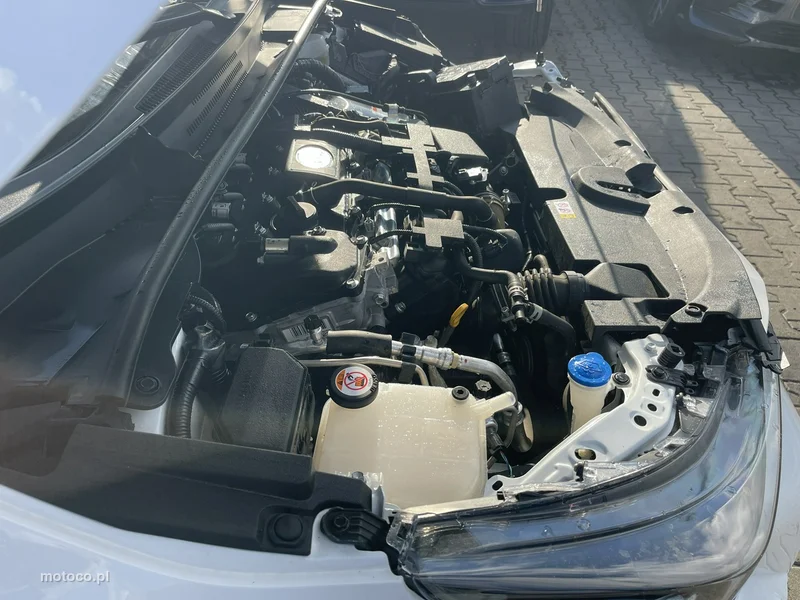 Toyota Corolla E210 12