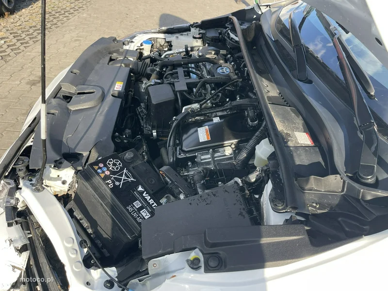 Toyota Corolla E210 13