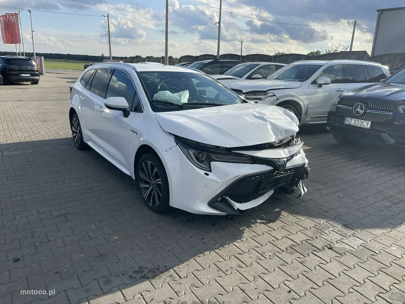 Toyota Corolla E210 4