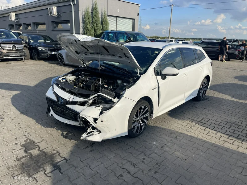 Toyota Corolla E210 5