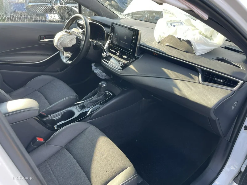 Toyota Corolla E210 9