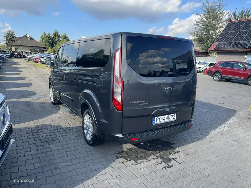 Ford Tourneo Custom 2