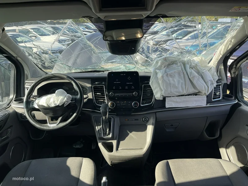 Ford Tourneo Custom 8
