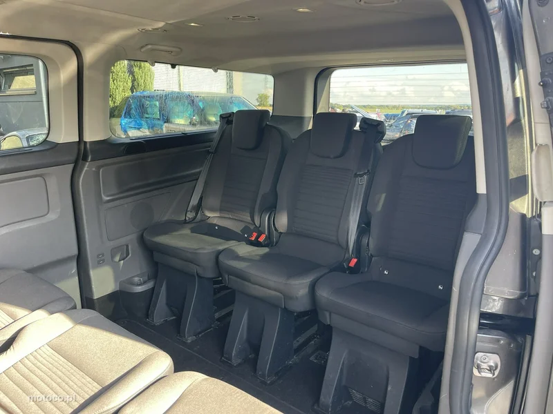 Ford Tourneo Custom 9