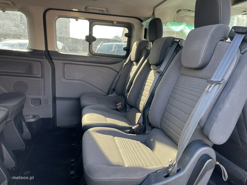 Ford Tourneo Custom 10