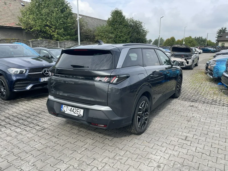 Peugeot 5008 2