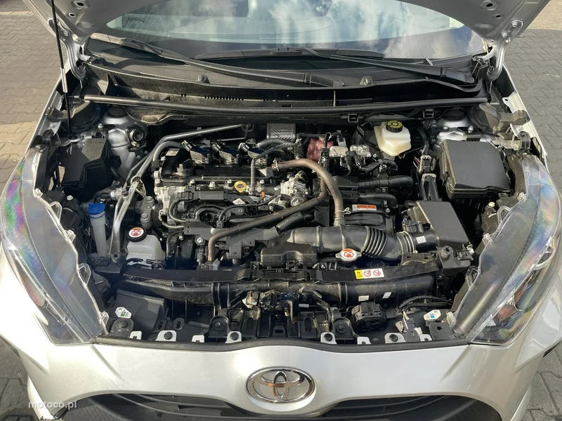 Toyota Yaris XP210 14