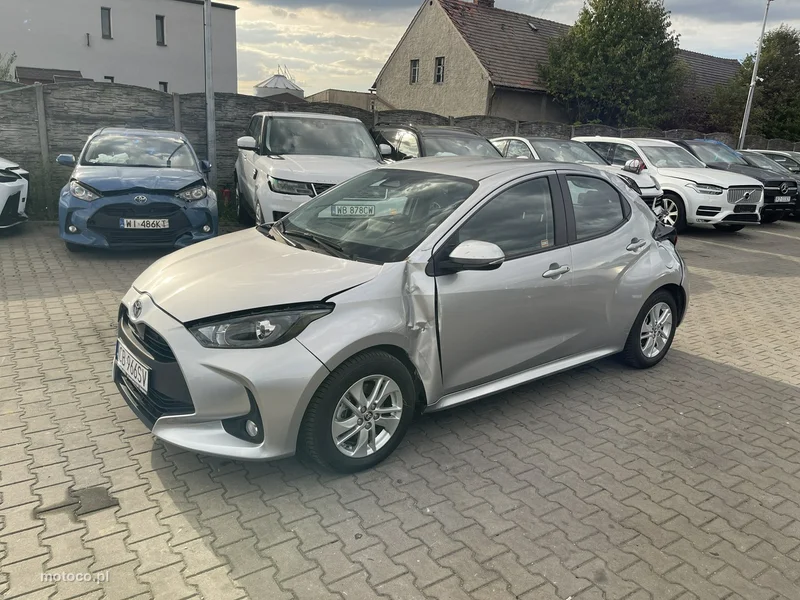 Toyota Yaris XP210 7