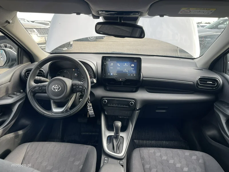 Toyota Yaris XP210 10