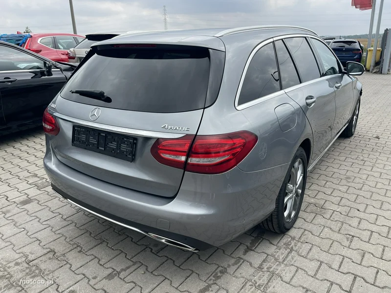 Mercedes-Benz Klasa C W205 C 400 5