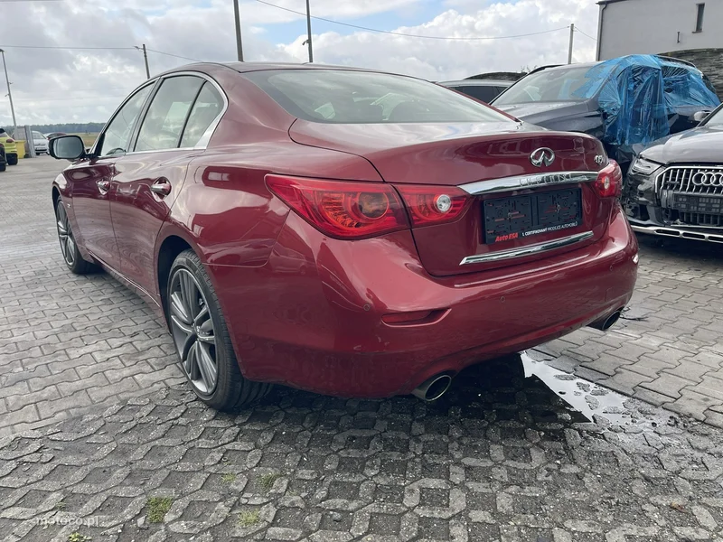 Infiniti Q50 4
