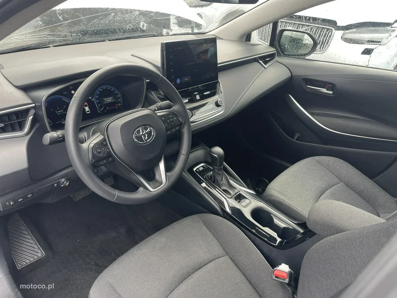Toyota Corolla E210 6