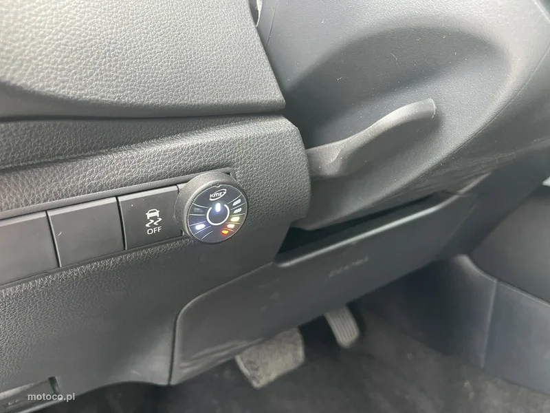 Toyota Corolla E210 10