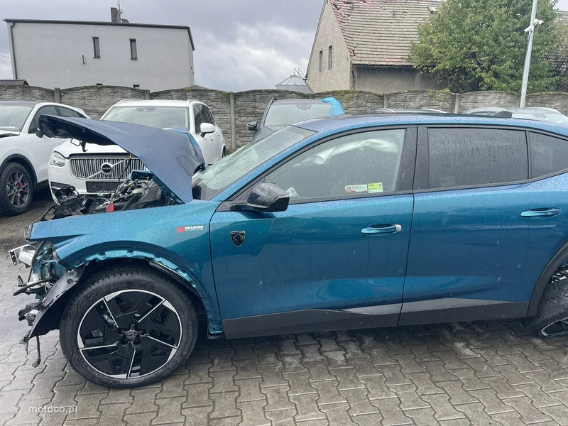 Peugeot 408 3