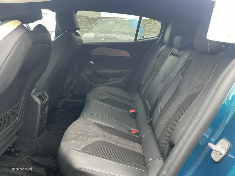 Peugeot 408 9