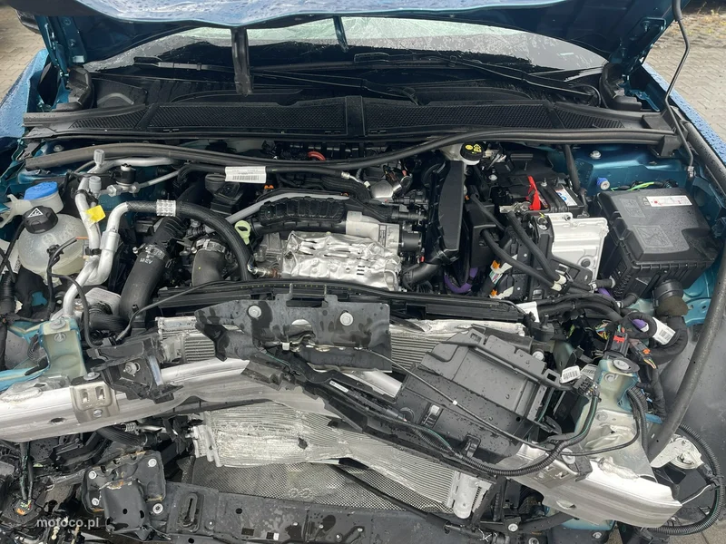 Peugeot 408 10