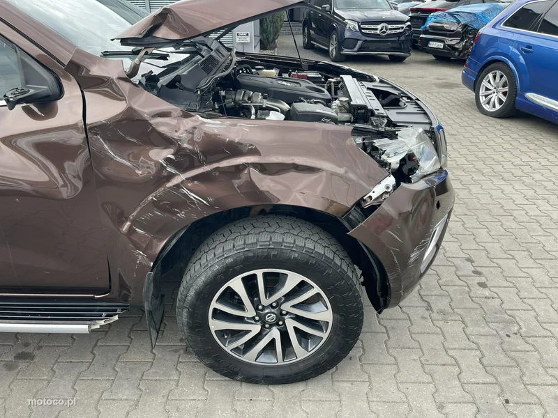 Nissan Navara 4