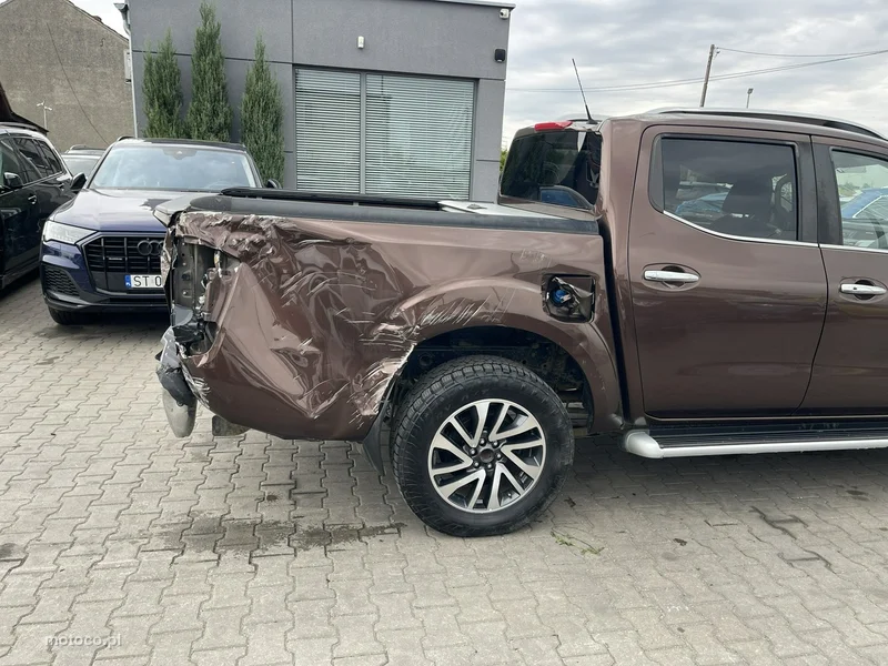 Nissan Navara 5