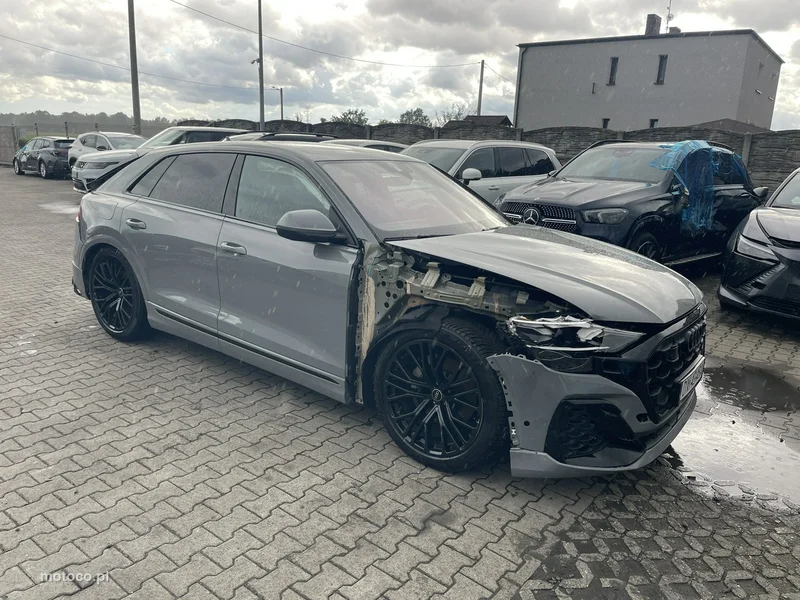 Audi Q8 4M 6