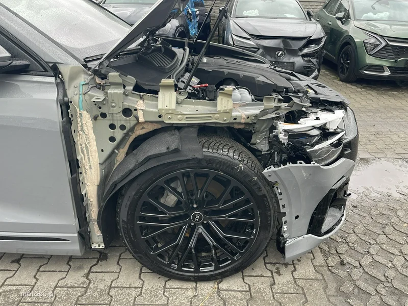 Audi Q8 4M 7